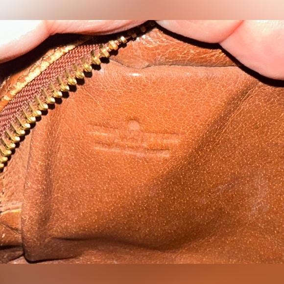 Louis 🤎 Vuitton Large Travel Pouch / Wristlet - Picture 8 of 10